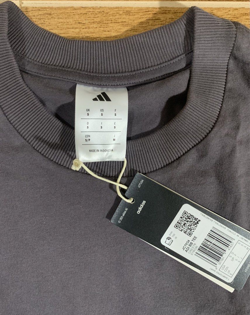 Oversize T-shirt (Category: Tshirts & Polo Shirts ) located in Caloocan City. Submitted by ashg_0630 (Listing ID 1468325970, Image 2). Description: BRAND NEW WITH TAGS: Adidas Basketball Oversized Tee (Imported from London) - Size S Price: ₱1,800 (Bought in London | Local Mall Price: ₱2,300) Condition: 10/10 BRAND NEW WITH TAGS (BNWT). Never worn, only fitted (too oversized for me). Details & Specs: Brand: Adidas Basketball (Style Code: JC7834) S