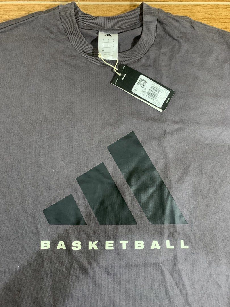 Oversize T-shirt (Category: Tshirts & Polo Shirts ) located in Caloocan City. Submitted by ashg_0630 (Listing ID 1468325970, Image 3). Description: BRAND NEW WITH TAGS: Adidas Basketball Oversized Tee (Imported from London) - Size S Price: ₱1,800 (Bought in London | Local Mall Price: ₱2,300) Condition: 10/10 BRAND NEW WITH TAGS (BNWT). Never worn, only fitted (too oversized for me). Details & Specs: Brand: Adidas Basketball (Style Code: JC7834) S