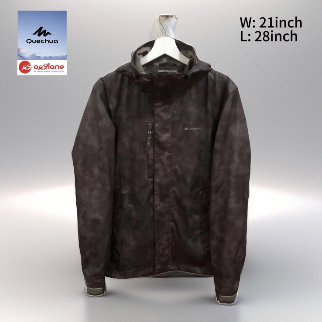 Oxylane Quechua Parka Windbreaker (Category: Coats, Jackets and Outerwear) located in Oas. Submitted by alithrifthunter (Listing ID 1468355731, Image 1). Description: .