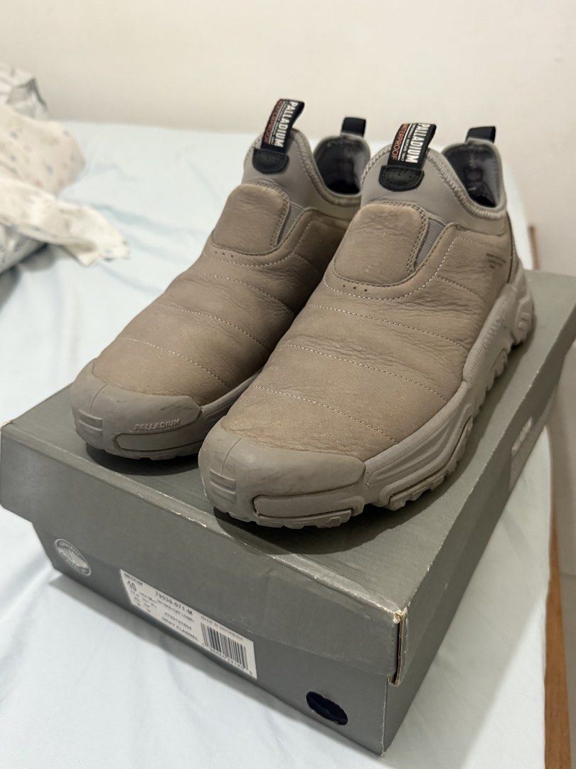 Palladium Waterproof Slip on Sneakers (Category: Casual Shoes) located in Manila. Submitted by paoweezyy (Listing ID 1468289060, Image 1). Description: Size 10.