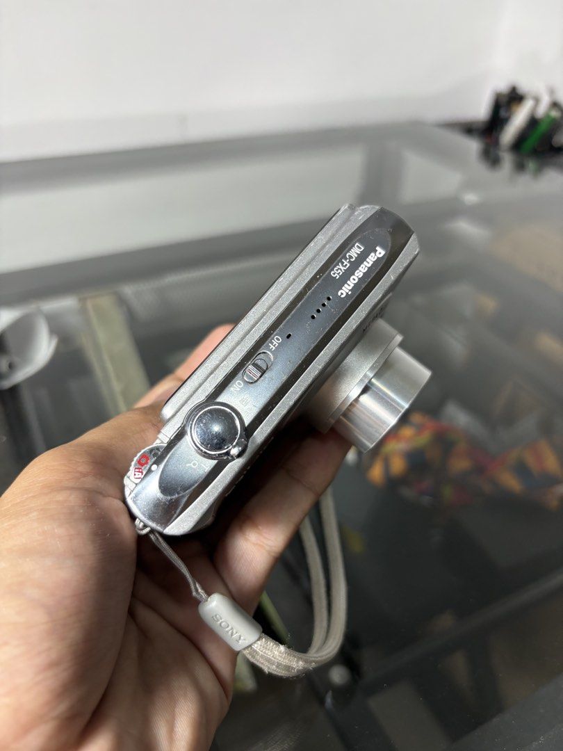 PANASONIC LUMIX DMC-FX55 DIGICAM (Category: Cameras) located in Calamba. Submitted by absentmindeadz (Listing ID 1468472651, Image 3). Description: PANASONIC LUMIX DMC-FX55 DIGITAL CAMERA * Sensor: 8.1-megapixel CCD sensor * Lens: Leica DC Vario-Elmarit 3.6x wide-angle optical zoom (28–100mm equivalent) with f/2.8 max aperture * Image Stabilization: MEGA O.I.S. * Display: Large 3-inch LCD screen with Intelligent LCD backlighting boost * ISO Range