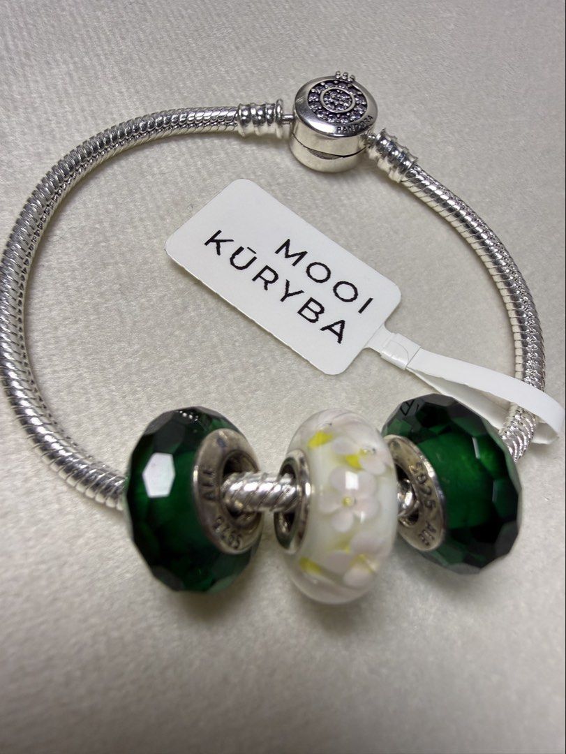 Pandora Bracelet (S1) (Category: Bracelets) located in Baguio. Submitted by mooi.kuryba (Listing ID 1468461648, Image 2). Description: PANDORA Moments Sparkling Crown O Snake Chain Bracelet✨ PRELOVED - lightly used ⚡️ Comes with: 1 Pandora Field of Daisies Murano Glass Charm 🌼 2 Green Murano Glass Charm 🟢 (All Original Pandora ALE S925) 16 CM | 1 set only @5,550 PHP This timeless piece adds a touch of sparkle and elegance to any outfit! 🌟 Mess