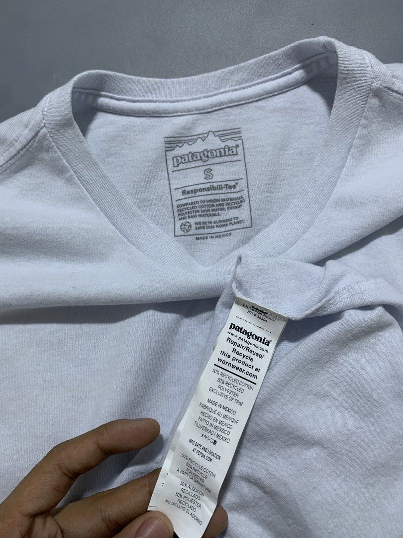Patagonia Tee (Category: Activewear) located in Mabalacat. Submitted by thrift_trap (Listing ID 1468393350, Image 3). Description: Dimes: W19.5 x L27.5 (Size: S on tag) Condition: Excellent Issue (s): None Color rate: 9.5/10 Complete tags🏷️ Color may vary due lighting‼️.