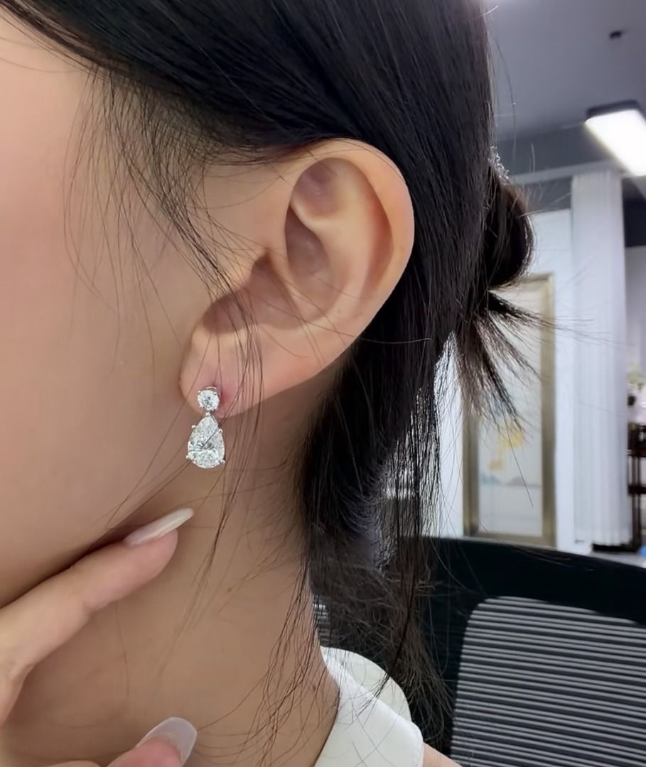 pear tear drop earrings dia moissanite dangling (Category: Earrings) located in Quezon City. Submitted by japanandsingaporeluxepreloved (Listing ID 1468319893, Image 2). Description: .