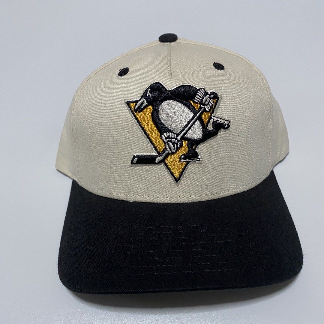 penguins cap (Category: Caps & Hats) located in Quezon City. Submitted by hatlocker (Listing ID 1468299546, Image 2). Description: 650 + sf dm.