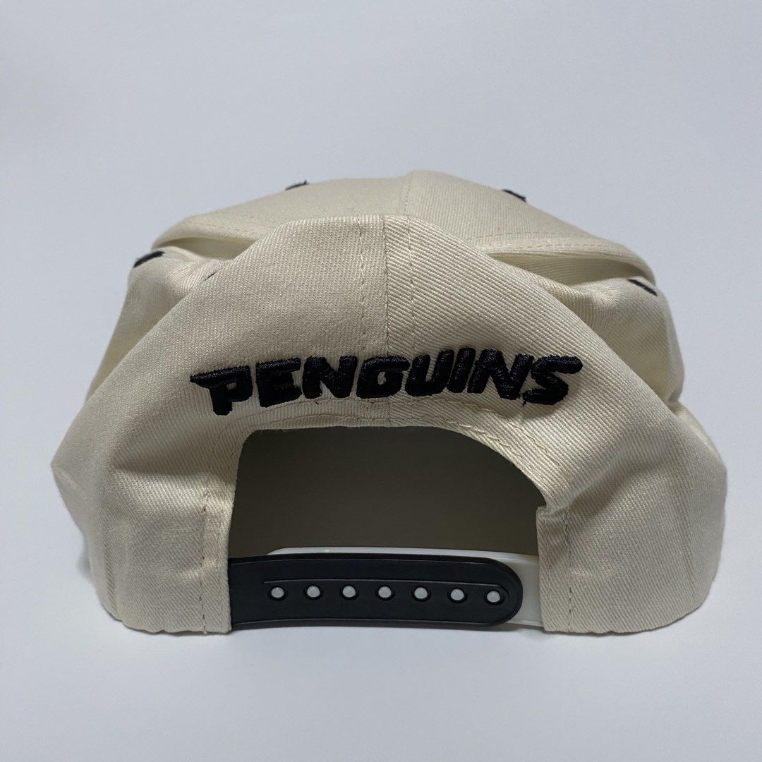 penguins cap (Category: Caps & Hats) located in Quezon City. Submitted by hatlocker (Listing ID 1468299546, Image 3). Description: 650 + sf dm.