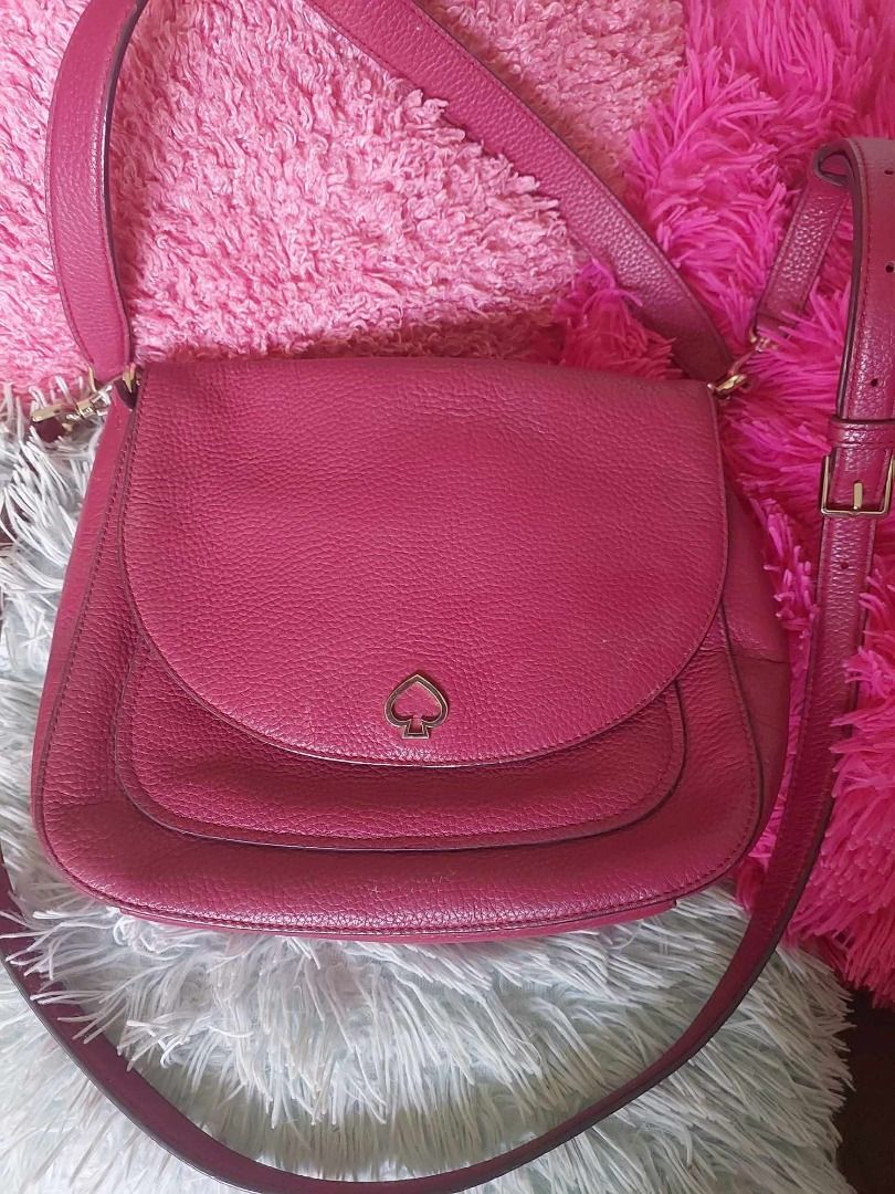Personal pre loved (Category: Luxury Bags & Wallets) located in Caloocan City. Submitted by mycloset525clotheshoppe (Listing ID 1468289351, Image 1). Description: Original personal pre loved kate spade sling bag /shoulder .