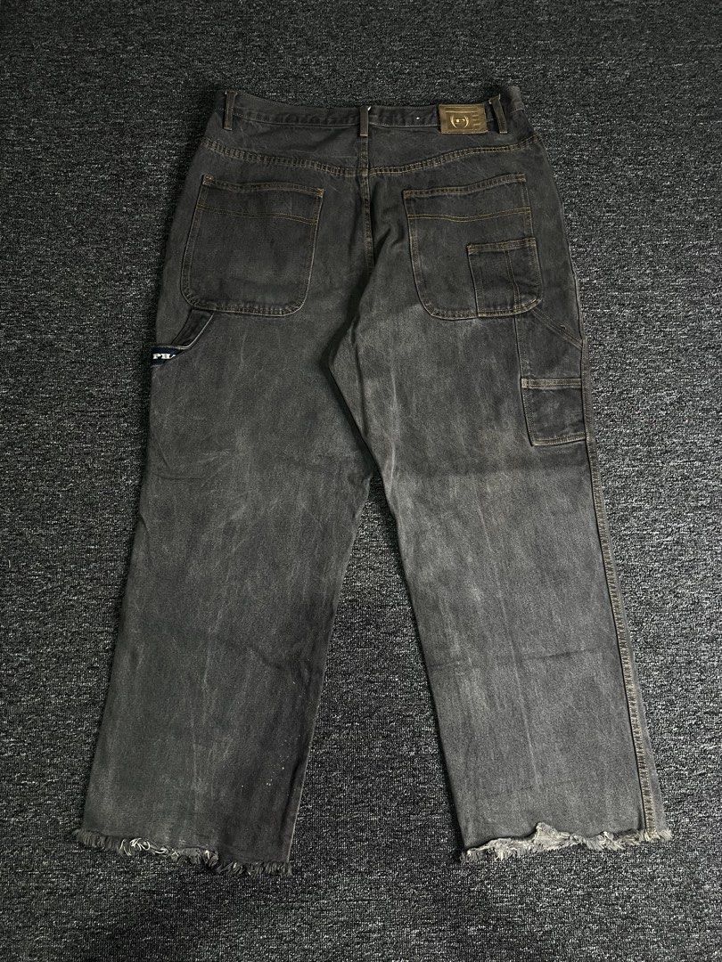 Phat Farm Baggy Carpenter Pants (Category: Jeans) located in Manila. Submitted by thrifty.4pp4rels (Listing ID 1468432922, Image 1). Description: Shipping fee shouldered by the buyer Issues: Altered length Bleach dots Measurements: W 40 L 45 Thigh 15.5 Hem 10.5.