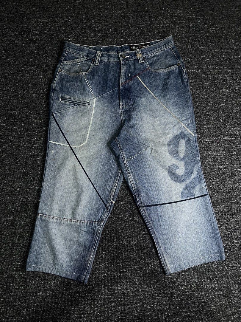 Phat Farm Baggy Pants (Category: Jeans) located in Manila. Submitted by thrifty.4pp4rels (Listing ID 1468432196, Image 3). Description: Shipping fee shouldered by the buyer Issues: Altered length Measurements: W 37 L 36 Thigh 13.5 Hem 9.