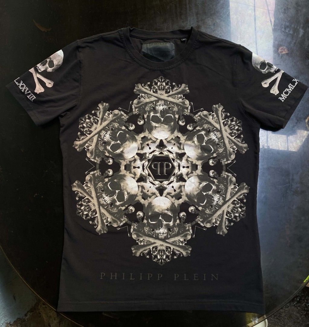 Philipp Plein gothic kaleidoscopic skull and crossbones ✅ (Category: Announcements) located in Iloilo. Submitted by jaybenethrift.0721 (Listing ID 1468319982, Image 1). Description: Philipp Plein gothic kaleidoscopic skull and crossbones ✅ Medium Excellent condition 1100📥.
