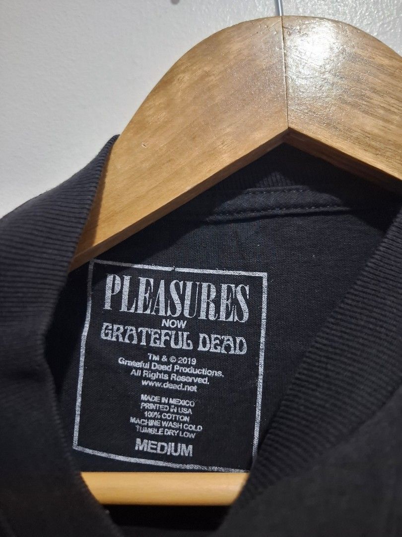 Pleasures x grateful dead medium (Category: Tshirts & Polo Shirts ) located in Tarlac. Submitted by christopher.24 (Listing ID 1468315796, Image 3). Description: excellent condition legit.