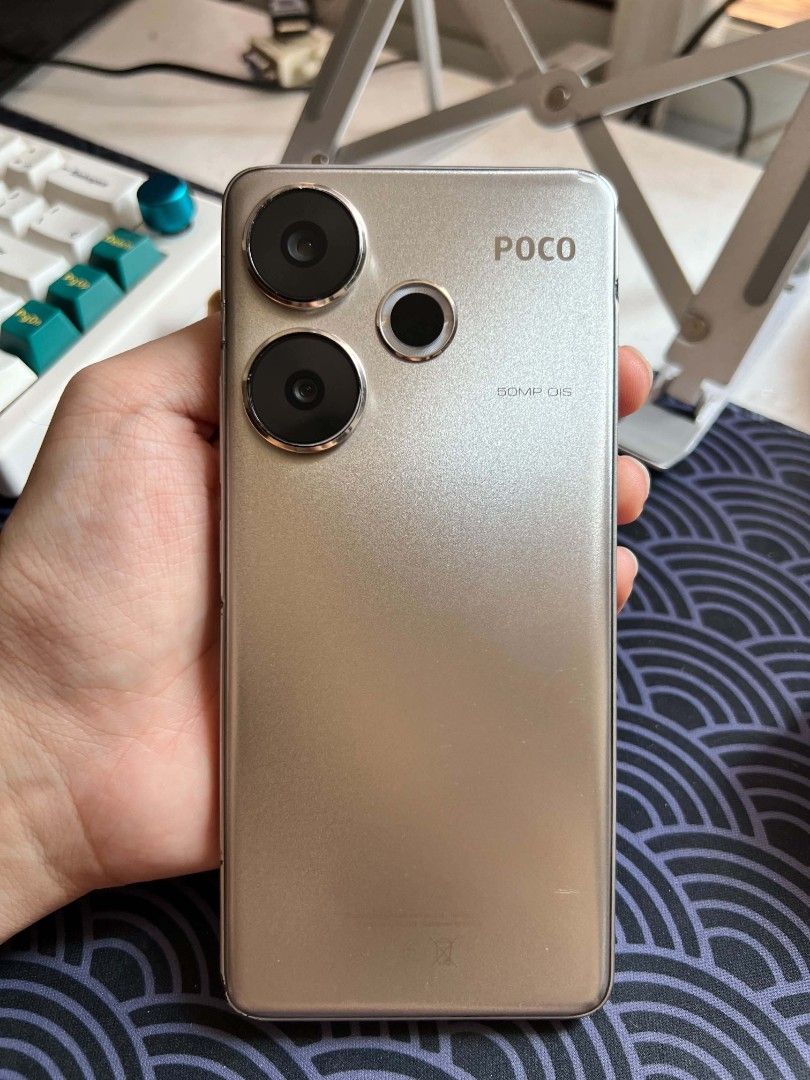 Poco F6 8/256 (Category: Xiaomi) located in Manila. Submitted by ruscarps (Listing ID 1468346955, Image 2). Description: Poco F6 5G 8/256 GB Titanium NOT RUSH All working No major issues dents only Comes with: Original 90w brick and cable Box and Papers Nilkin Case + Original Case Location: Dasma/Imus rfs: need cash/mag upgrade will not entertain lowballers at BNS.