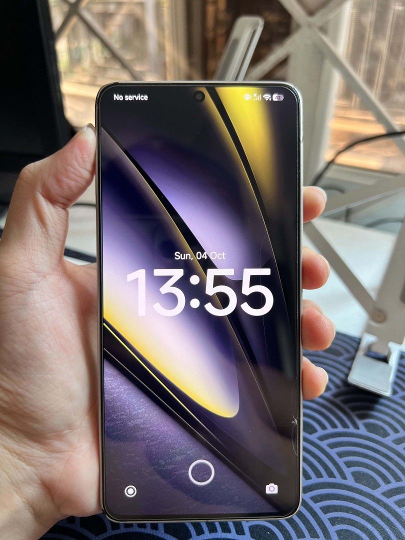 Poco F6 8/256 (Category: Xiaomi) located in Manila. Submitted by ruscarps (Listing ID 1468346955, Image 1). Description: Poco F6 5G 8/256 GB Titanium NOT RUSH All working No major issues dents only Comes with: Original 90w brick and cable Box and Papers Nilkin Case + Original Case Location: Dasma/Imus rfs: need cash/mag upgrade will not entertain lowballers at BNS.