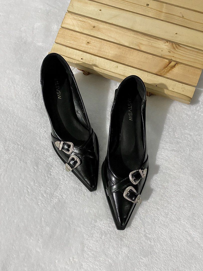 pointed block heels (Category: Heels) located in Bulacan. Submitted by parapapa (Listing ID 1468385286, Image 1). Description: 36 / 23cm heels 1.8”.