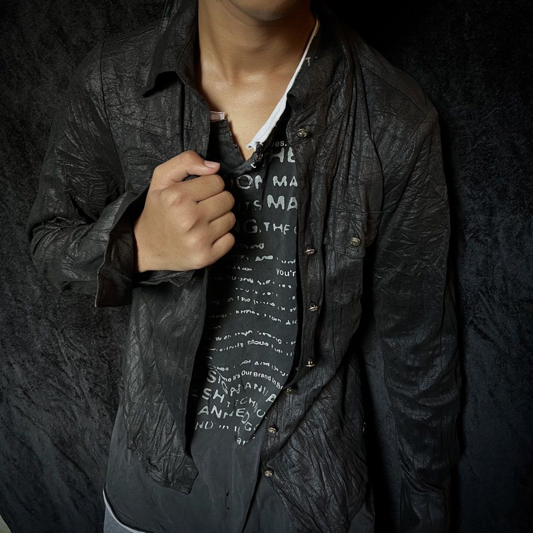POINTZERO ARCHIVE WAXED/LEATHER BUTTON DOWN LONGSLEEVE (Category: Tshirts & Polo Shirts ) located in Orani. Submitted by pulverize_tht_ho3 (Listing ID 1468308115, Image 1). Description: dimes: 19x23 condition: 10/10 flaw/s: none check slides for the details .