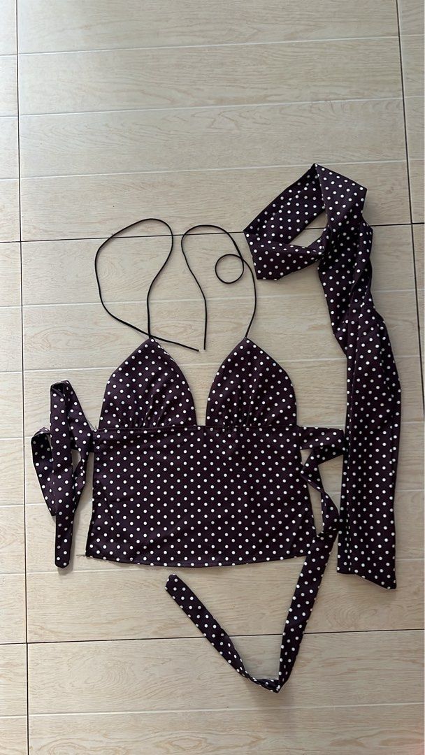 Polka Backless Top (Category: Sleeveless) located in Santa Rosa. Submitted by dailyjane (Listing ID 1468464664, Image 2). Description: Makapal tela What u see is what u get.