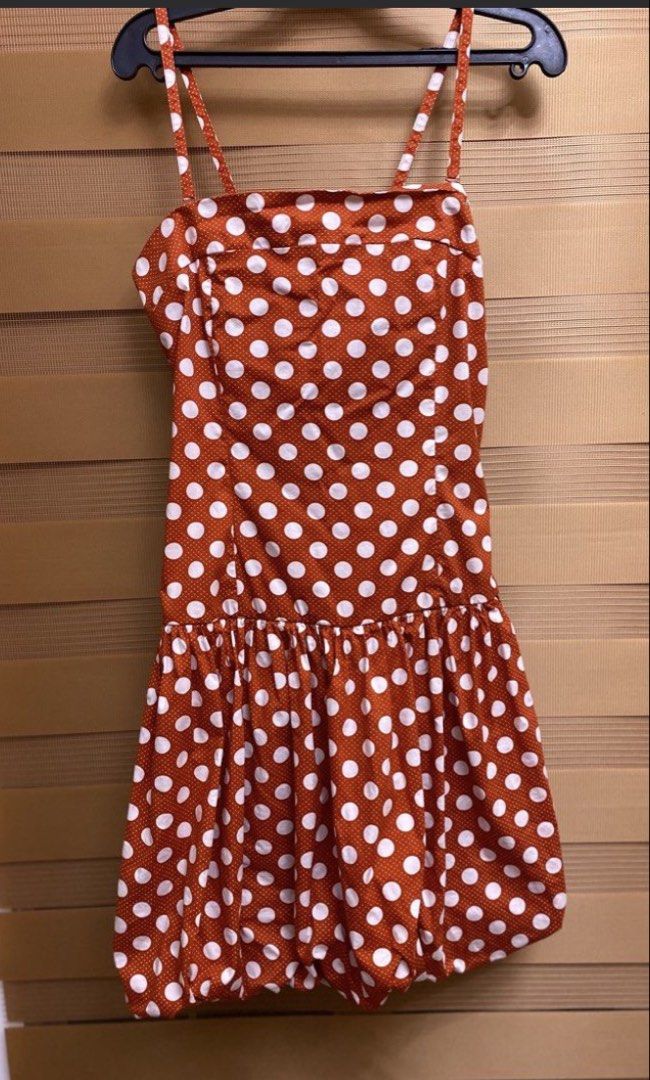 Polka Balloon Dress (Category: Dresses) located in Cavite. Submitted by helloize (Listing ID 1468479135, Image 1). Description: With zipper on the side Balloon type Removable straps Fits S-Semi Large.
