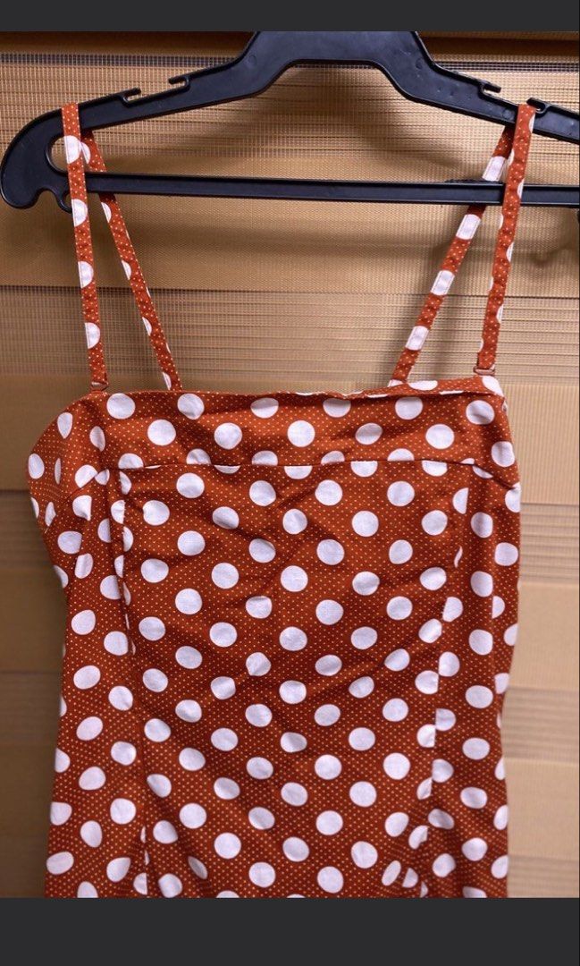 Polka Balloon Dress (Category: Dresses) located in Cavite. Submitted by helloize (Listing ID 1468479135, Image 2). Description: With zipper on the side Balloon type Removable straps Fits S-Semi Large.