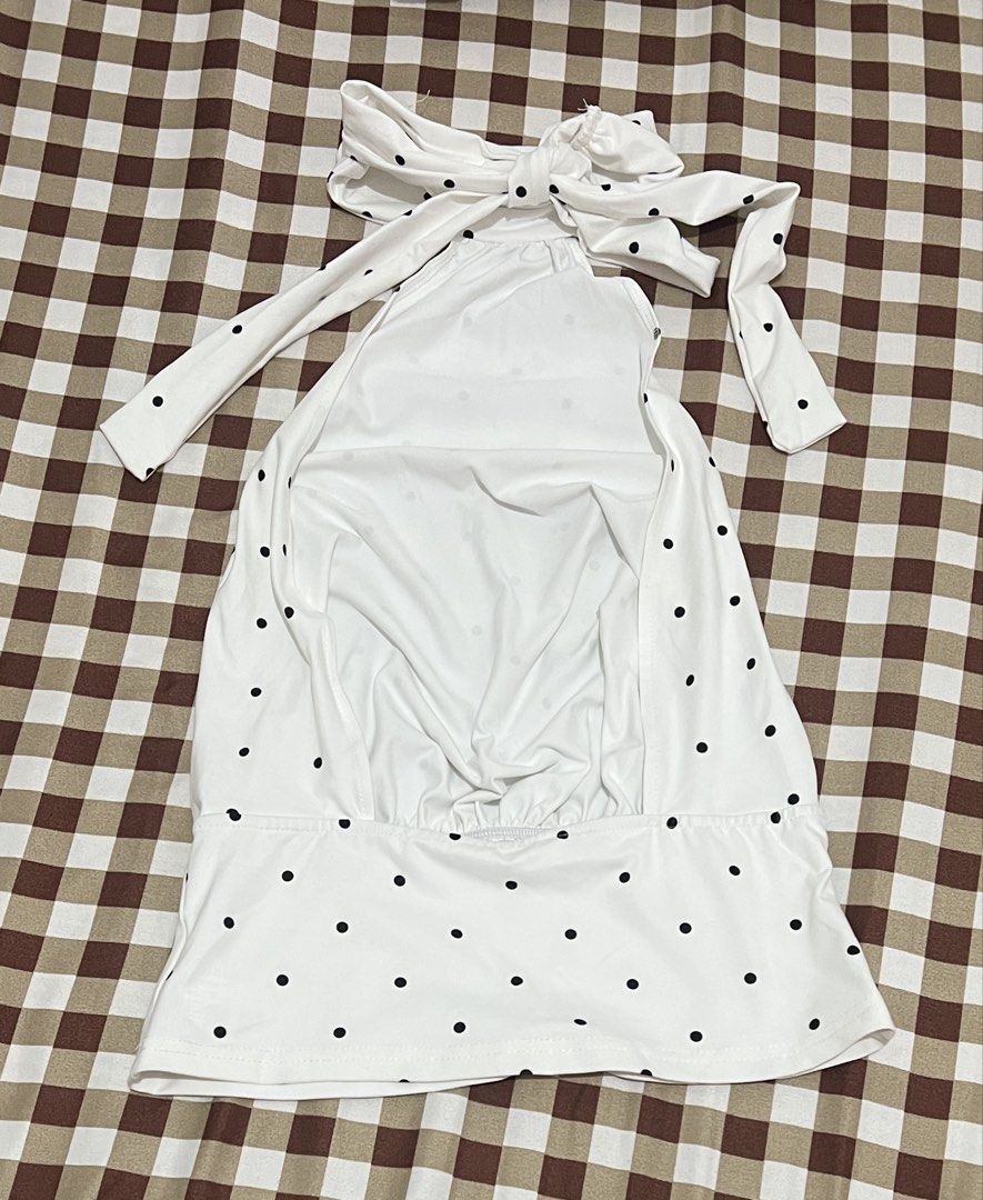 Polka Dot Halter Top Backless (Category: Sleeveless) located in Mabalacat. Submitted by lilyfieds (Listing ID 1468470917, Image 2). Description: - Xs on the tag, can fit xs to med - Worn only once.