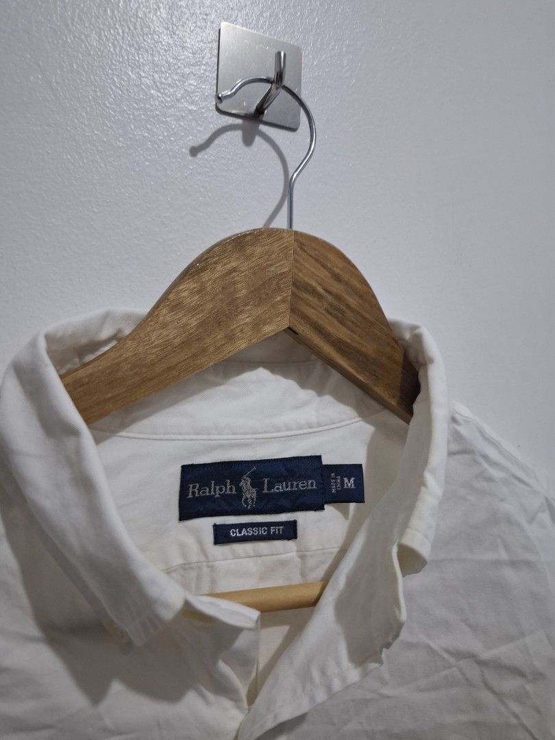Polo RL oxford shirt med (Category: Tshirts & Polo Shirts ) located in Tarlac. Submitted by christopher.24 (Listing ID 1468316564, Image 3). Description: excellent condition legit.