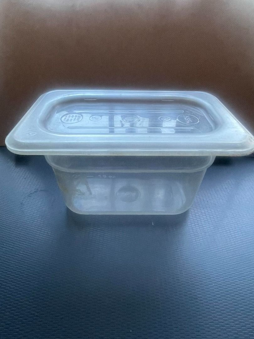 Polycarbonated Food Pan Container (Category: Food Organization & Storage) located in Quezon City. Submitted by foxsquaredeals (Listing ID 1468369075, Image 1). Description: Size: 24oz 15pcs available P40/pc MOP: Gcash/Bank Transfer.