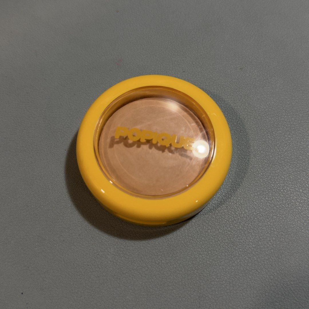Popique Set & Smooth Baked Powder Light Medium 3-4 (Category: Makeup) located in Manila. Submitted by makeupdeclutterph (Listing ID 1468424324, Image 1). Description: 💌 Selling my Popique Baked Powder in Light Medium 3-4! RFS: Don't use it anymore.