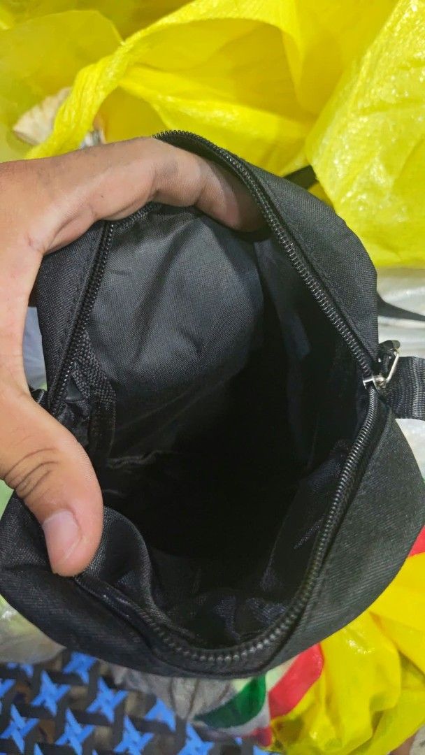 Porter Sling bag (Category: Sling Bags) located in Isulan. Submitted by jaysthrift (Listing ID 1468385717, Image 3). Description: excellent Condition from japan surplus.