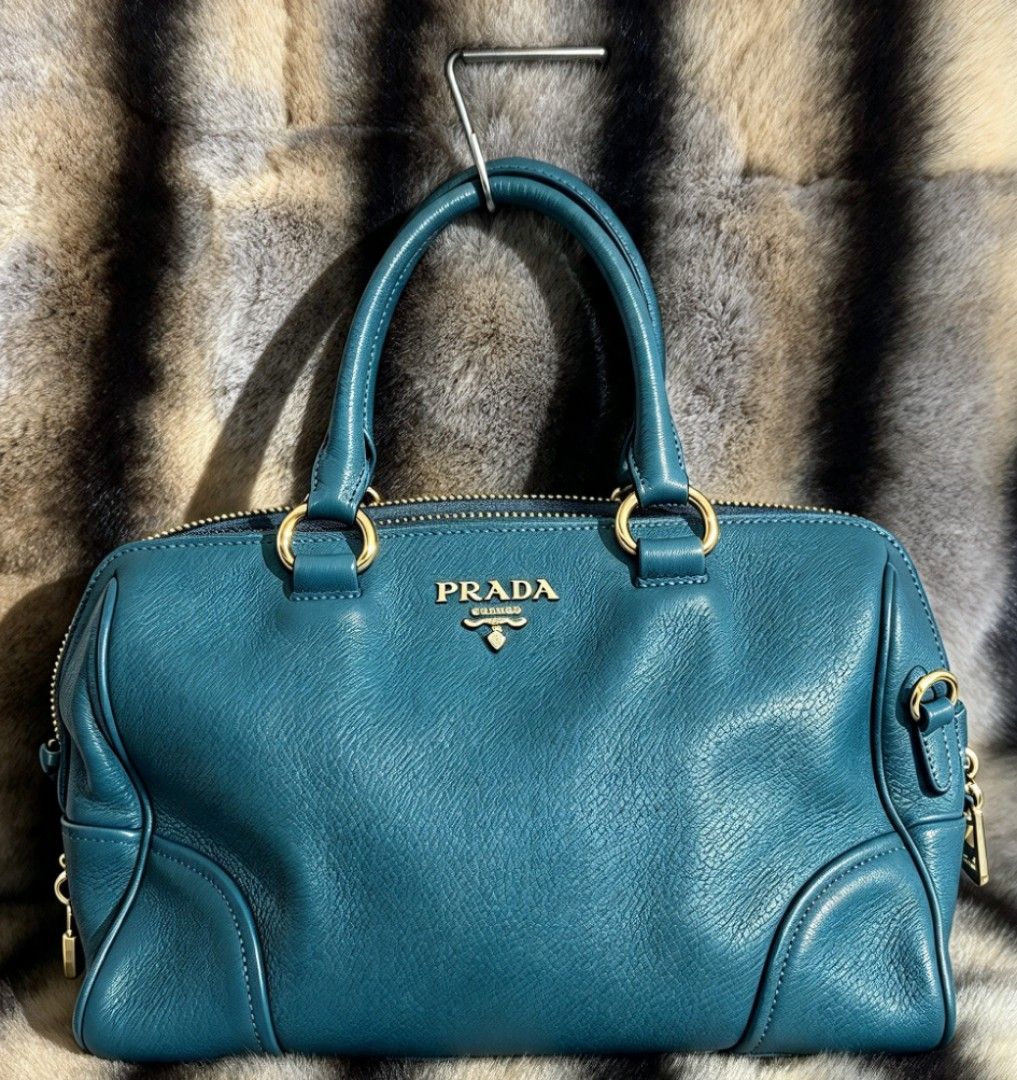 PRADA BAG (Category: Shoulder Bags) located in Iloilo. Submitted by ukaynizoee (Listing ID 1468428151, Image 1). Description: preloved bags but we'll loved pm is the key negotiable.