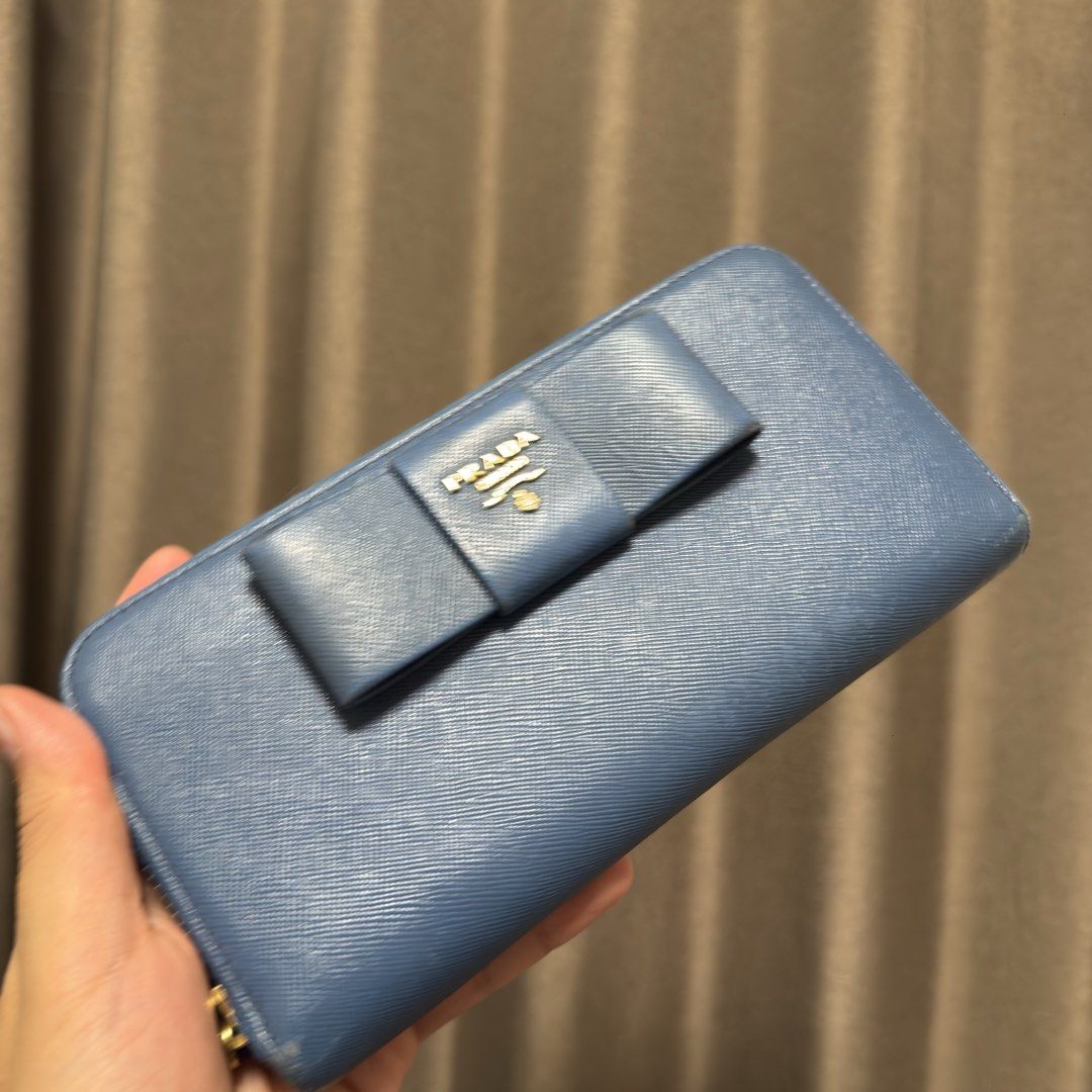 Prada blue long wallet (Category: Wallets & Card holders) located in Quezon City. Submitted by hintstreet (Listing ID 1468406720, Image 2). Description: .