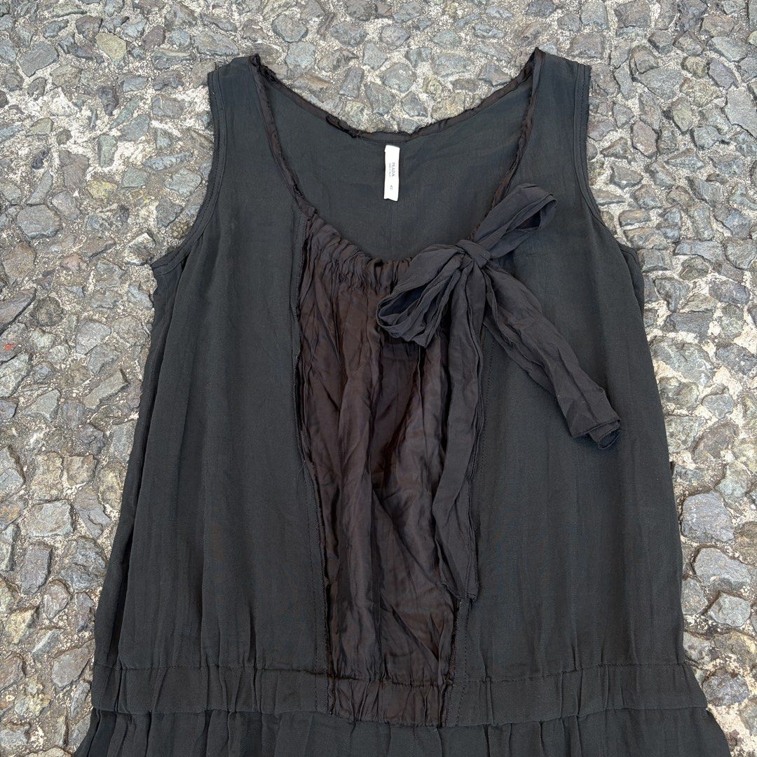 Prada Sleeveless Midi Dress 2008 (Category: Dresses) located in Manila. Submitted by stablesource (Listing ID 1468383575, Image 3). Description: Prada Sleeveless Midi Dress 2008 Size 42 Dimension: 18.5 Width 40 Full Length Excellent Kindly Check All Details Before Purchase🤝.