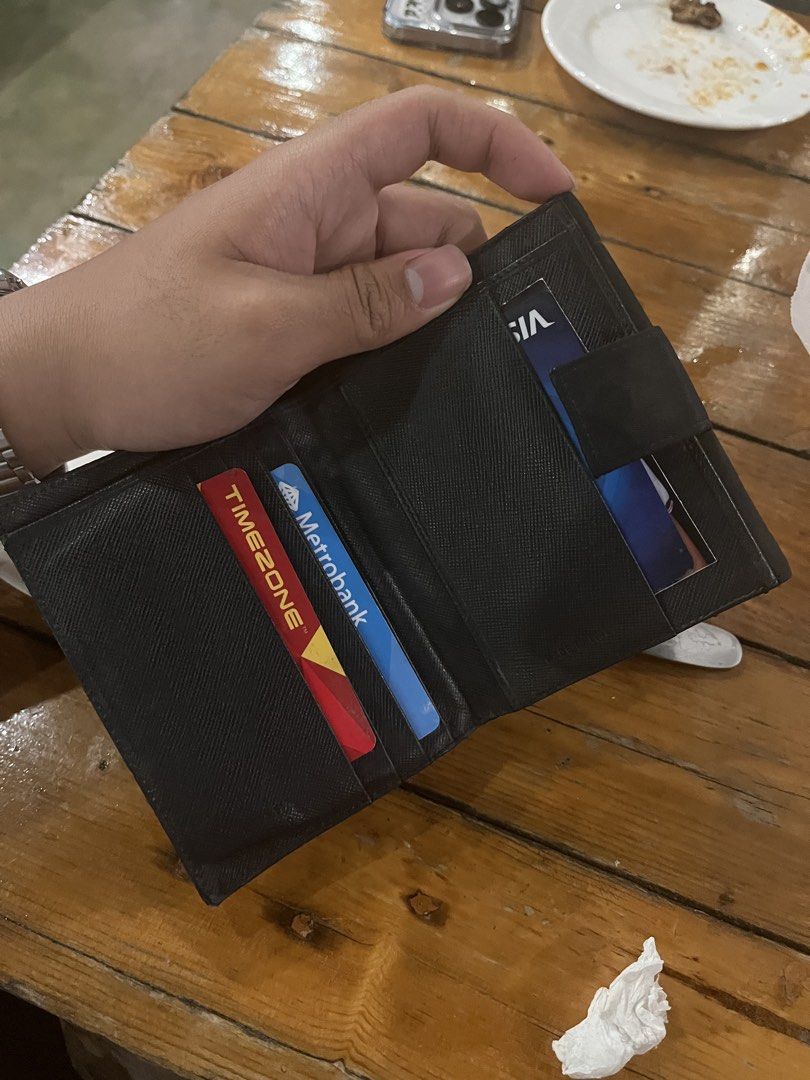PRADA WALLET (Category: Wallets & Card Holders) located in Abucay. Submitted by rambundang123- (Listing ID 1468444599, Image 2). Description: Authentic Minor Issues Need Cleaning.