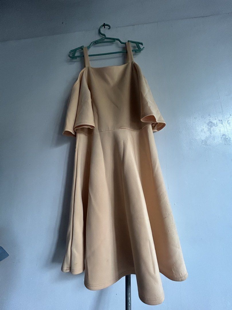 Pre Loved / slightly used (Category: Dresses) located in Quezon City. Submitted by lie_pi. (Listing ID 1468296176, Image 3). Description: .