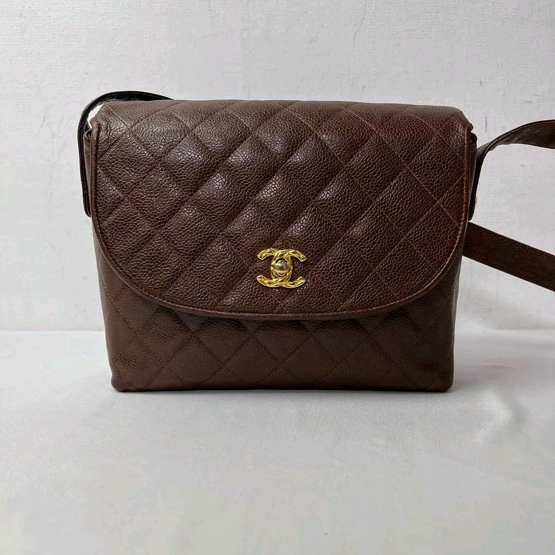 pre order vintage (Category: Luxury Bags & Wallets) located in Cabadbaran. Submitted by luxurysourcedbyjinx (Listing ID 1468439975, Image 1). Description: caviar flap crossbody brown gold 24k gold card size23×18 .