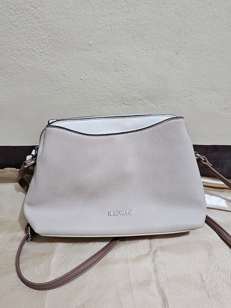 pre-loved bags (Category: Luxury Bags & Wallets) located in Caloocan City. Submitted by hy4mii (Listing ID 1468475594, Image 3). Description: for sale pre-loved bags 👜 TAKE ALL FOR ₱5,500 — marc jacobs the jacquard medium tote bag (1000) — nine west tomasa crossbody (1500) — coach lane satchel (1700) — louis vuitton pochette (700) — miu miu (250) — louis vuitton w/ box (500) loc: north caloocan city mod: sdd | meet-up dm for inquiries !.
