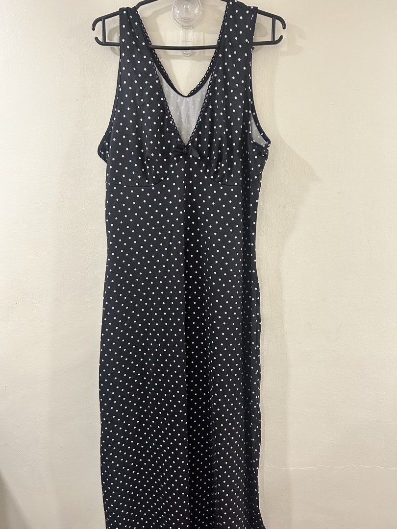 Preloved dresses (Category: Dresses) located in Manila. Submitted by quicklion.d82146 (Listing ID 1468461799, Image 1). Description: Some are branded. Some are not used at all. In good condition. PM for sizes.