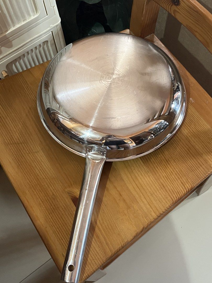 PREMIUM CLADIN (Category: Cookware & Accessories) located in Santa Rosa. Submitted by kattiepurry (Listing ID 1468314542, Image 3). Description: Premium Cladin Hybrid Frying Pan 🍳 28cm Suitable for all cooktops Location📍Santa Rosa, Nueva Ecija .
