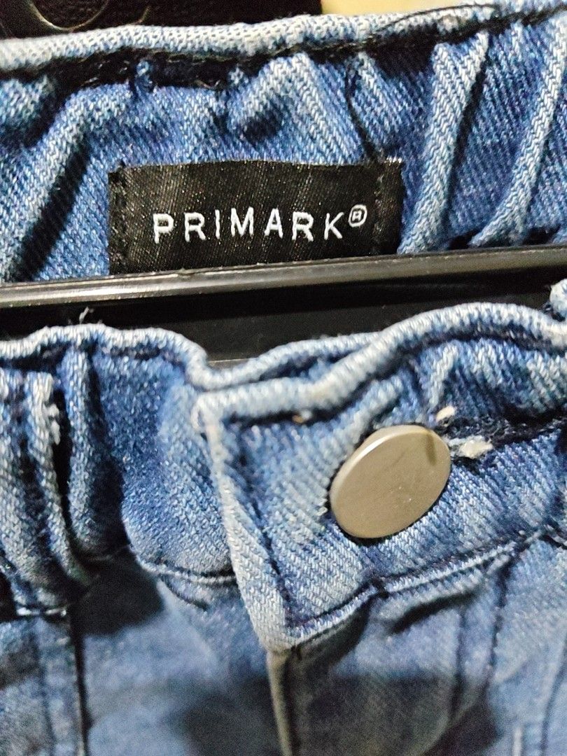 Primark Blue Denim Cargo Jeans (Category: Jeans) located in Munoz. Submitted by harm0nica337 (Listing ID 1468445041, Image 3). Description: W:27-29 - Material: Soft denim for a comfortable fit - Waist: Elastic waistband with button closure - Design: Pleated details with straight-leg cut - Pockets: Multiple utility pockets on front, sides, and back - Style: Great casual everyday pants MOP: Gcash (price+SF) j&t express.