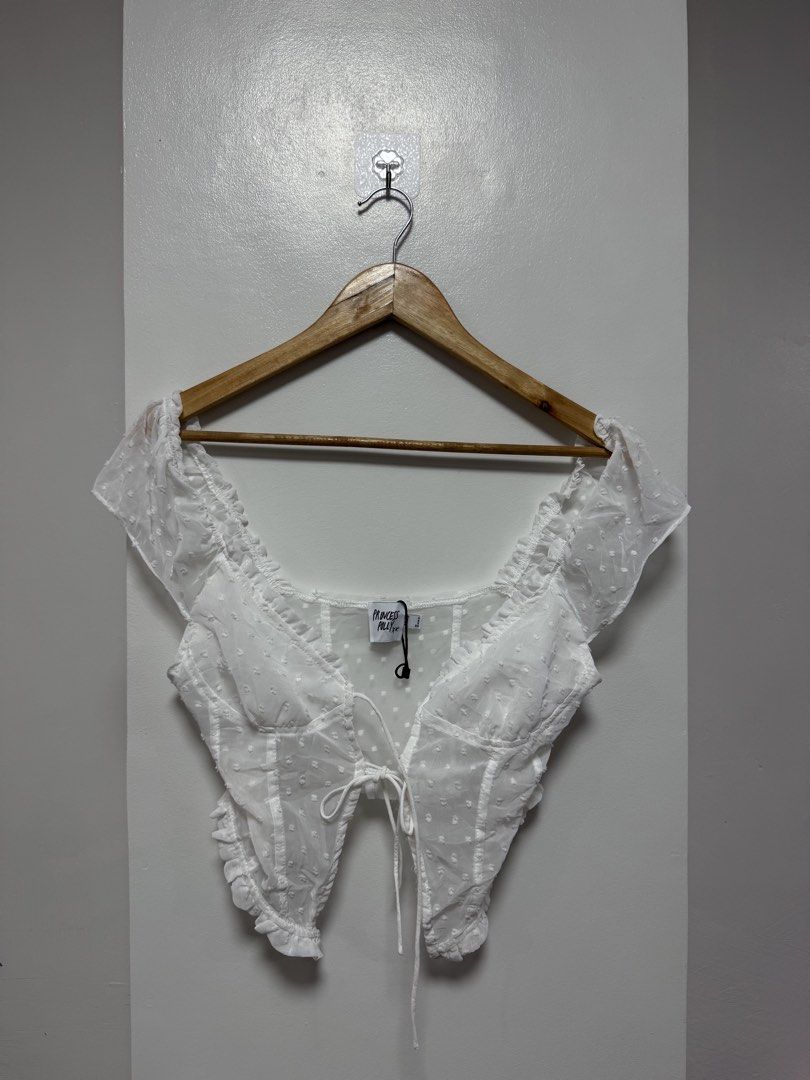 Princess Polly Elvia Top (Category: Sleeveless) located in Cauayan City . Submitted by msdianavarro (Listing ID 1468452872, Image 1). Description: Excellent condition Missing one tie .