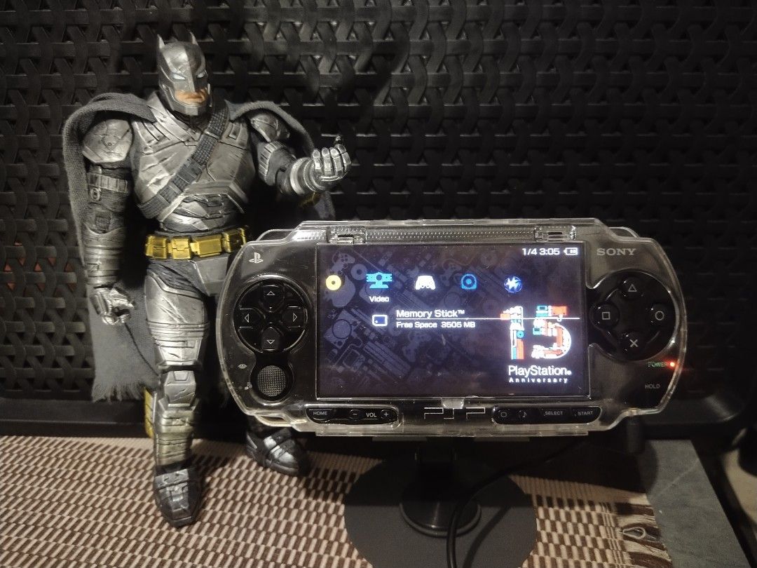 Psp 1000 phat fs! (Category: PlayStation) located in Binan City. Submitted by jenkinabad (Listing ID 1468435389, Image 3). Description: For Sale‼️ 🎮 PSP 1000 Black — ₱2999 • 🔋 With battery • 🔌 With charger • 💾 16GB Memory card -with Games and Themes 👝With hard case • 💿6.61 Ark 4 firmware version latest Option • 💾 8gb 2,500 only • 🟢 No issue/ Prestine condition • 🟢Very Good condition /No Ghost 👻 movement 🟢Crispy buttons all working • ⚠️