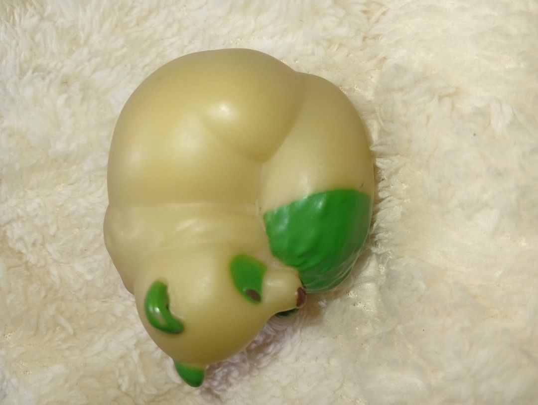 Puchi Sleeping on a Green Fruit Daifuku (Mochi) (Category: Figurines & Statues) located in Tarlac. Submitted by kaizer_shaunne (Listing ID 1468431904, Image 2). Description: Puchi Sleeping on a Green Fruit Daifuku (Mochi) Brand: iBloom (株式会社ブルーム) Model/Series: Fuwamochi Marmo Mochi / Animal Character Daifuku Art Case Series Origin: Japan ✅Like new ✅Decorative or desplay ✅Light's working, Mini lamp Kindly DM me if interested to buy it :).