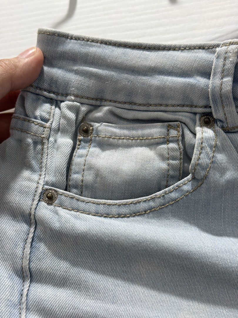 Pull&Bear Light Wash Denim Jeans (Category: Jeans) located in Manila. Submitted by prelov3dbysteph (Listing ID 1468429803, Image 3). Description: - Brand: Pull&Bear - Size: EUR 38 / MEX 28 - Wash: Light wash - Closure: Classic button fly with branded hardware - Pockets: Standard five-pocket construction - Details: Contrast stitching throughout - Fit: Comfortable for everyday wear.