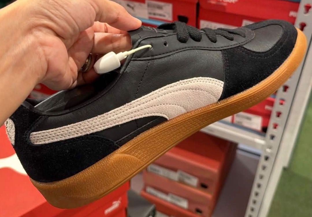 Puma Palermo Black Gum Sneakers (Category: Sneakers) located in Manila. Submitted by ytoci (Listing ID 1468384364, Image 2). Description: - Model: Puma Palermo - Color: Black with contrasting light stripes and gum soles -brand new pland original size 9.5 Us.