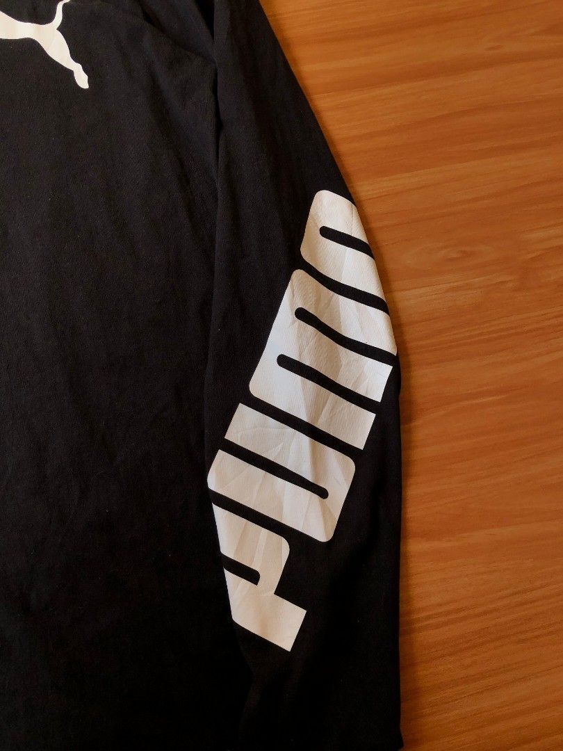 PUMA SWEATSHIRT (Category: Coats, Jackets and Outerwear) located in Baybay. Submitted by dathrifted (Listing ID 1468354397, Image 3). Description: PUMA SWEATSHIRT SMALL ON TAG FIT TO MEDIUM Width- 20 Length- 28 EXCELLENT CONDITION PM if Interested📩📩📩.
