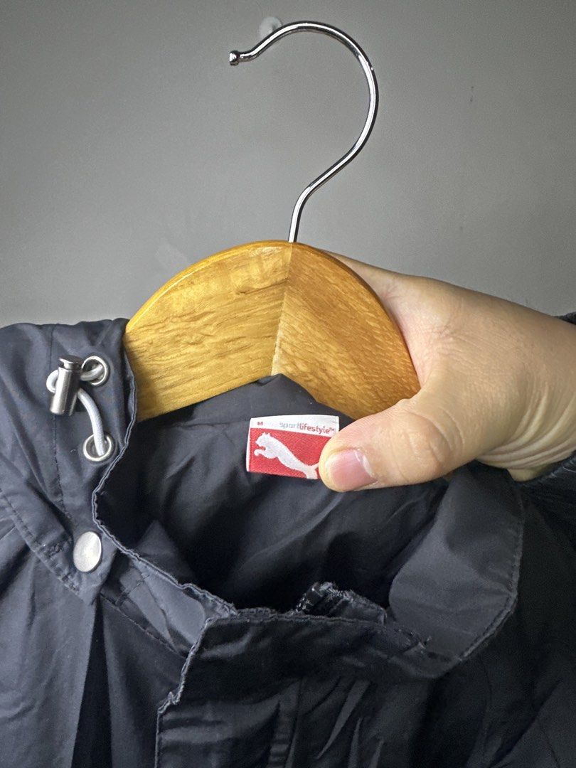 PUMA WINDBREAKER (Category: Coats, Jackets and Outerwear) located in Molave. Submitted by thriftmate13 (Listing ID 1468458612, Image 2). Description: .