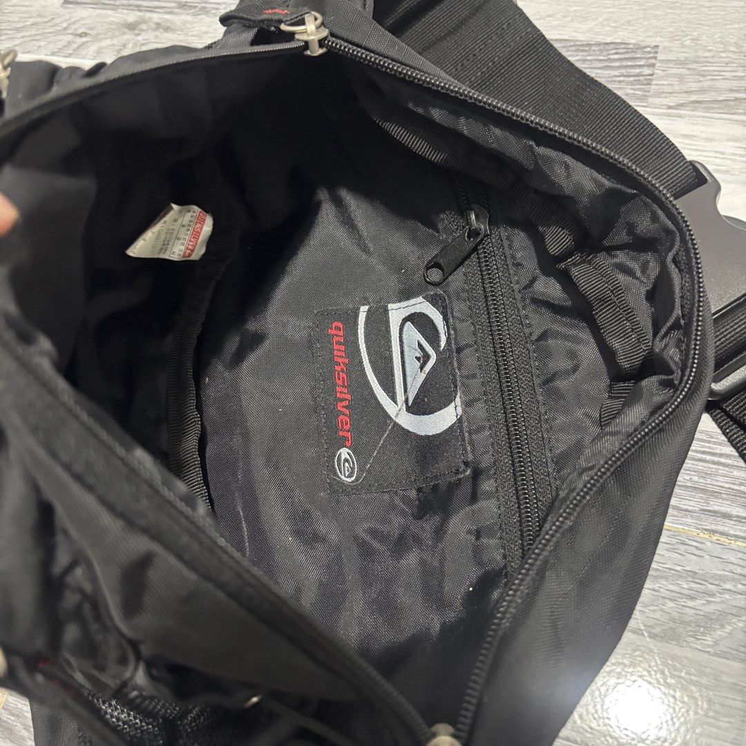 Quiksilver (Category: Belt bags, Clutches and Pouches) located in Banga. Submitted by akosiloco (Listing ID 1468452643, Image 3). Description: Plus sf.