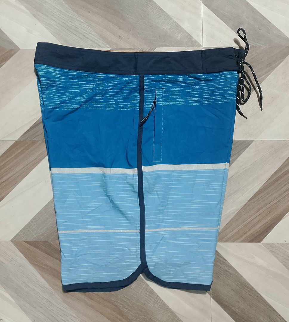 Quiksilver Dry Flight Board Shorts (Category: Swim Trunks & Board Shorts) located in Davao. Submitted by thrifttayo (Listing ID 1468389553, Image 3). Description: Size 36 on tag W 34-36 L 18 No Issue Excellent-New Condition .