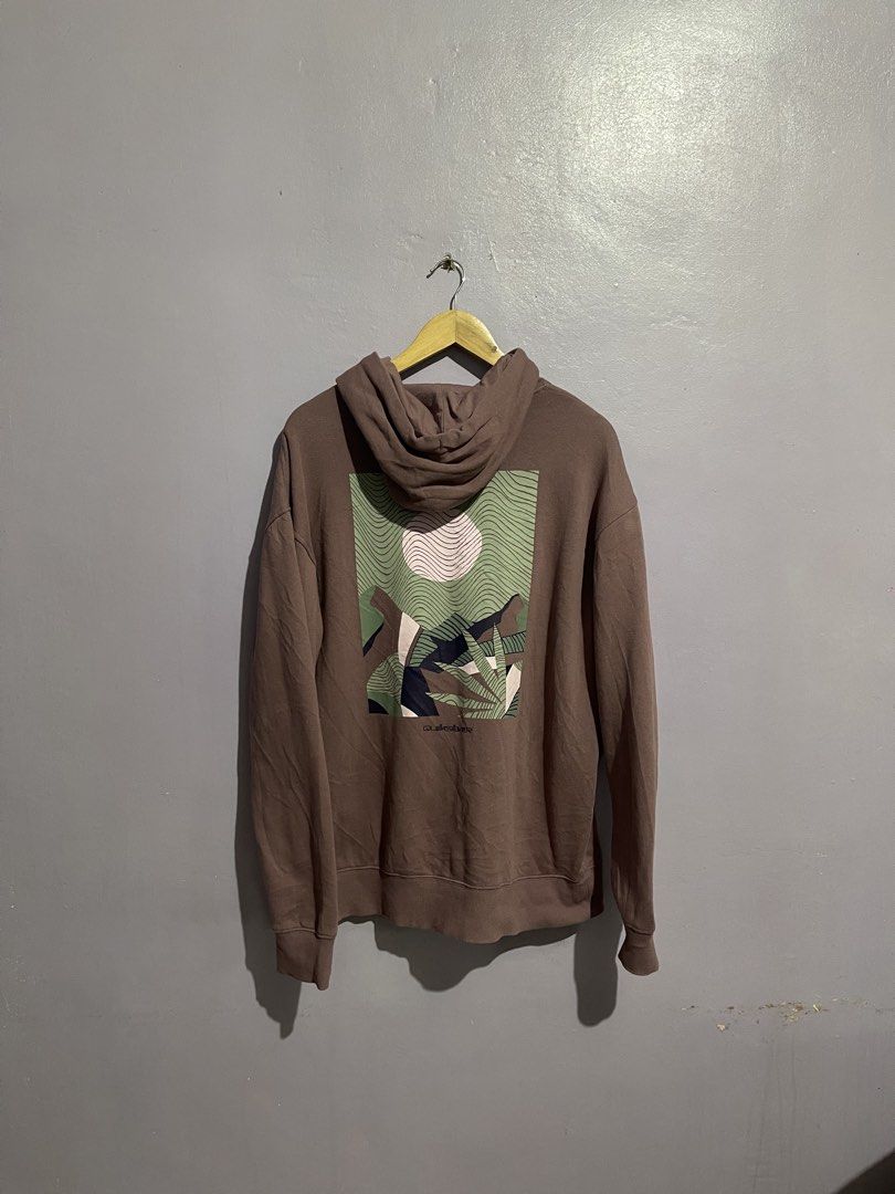 Quiksilver Mid Logo Hoodie With Back Graphics (Category: Hoodies) located in Angeles City. Submitted by andreiboughts (Listing ID 1468410269, Image 2). Description: Length: 27.5 Width: 21.5 Condition: 9.8/10 Color rate: 9.8:10 Issue (s): None Complete Tags ✅ Medium on tag Made in China.