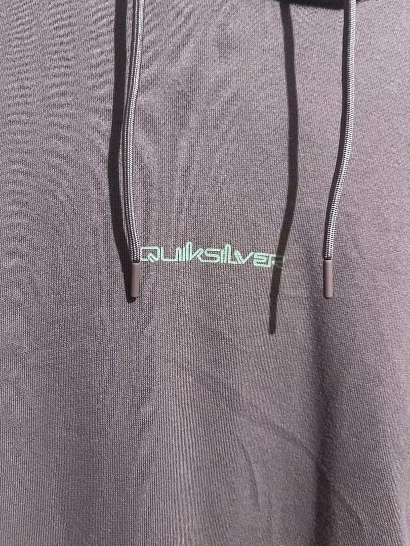 Quiksilver Mid Logo Hoodie With Back Graphics (Category: Hoodies) located in Angeles City. Submitted by andreiboughts (Listing ID 1468410269, Image 3). Description: Length: 27.5 Width: 21.5 Condition: 9.8/10 Color rate: 9.8:10 Issue (s): None Complete Tags ✅ Medium on tag Made in China.