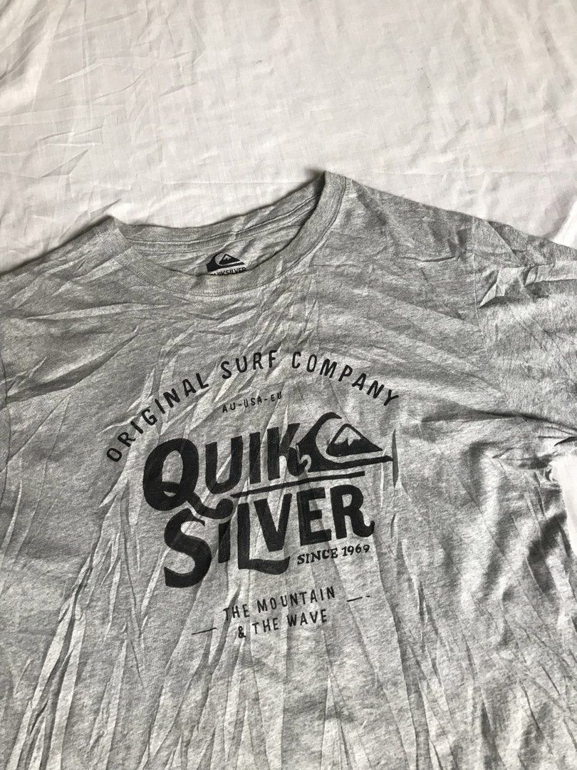 QUIKSILVER Tee (Category: Tshirts & Polo Shirts ) located in San Fernando. Submitted by ramjames18 (Listing ID 1468499059, Image 3). Description: •QUIKSILVER Tee🔥 -Excellent Condition (Need wash) -9.+/10 Color Rate -Large(19.5x28) -fits Small to Medium Adult Pm sa interested! 📥.
