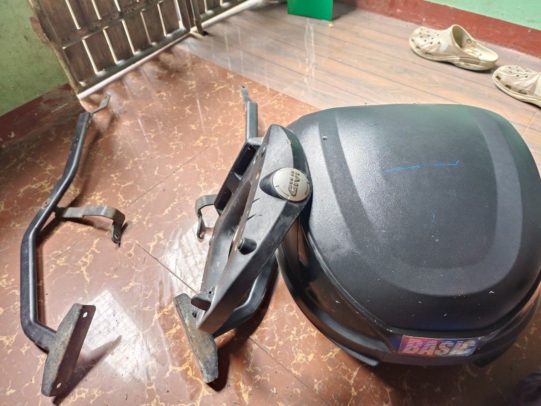 R150 GIVI BRACKET WITH BOX (Category: Body Parts and Accessories) located in Pasig City. Submitted by freeflower.d5bc4c (Listing ID 1468341160, Image 1). Description: R150 CARB ORIG HEAVY DUTY GIVI BRACKET WITH BOX 2K PASIG AREA.